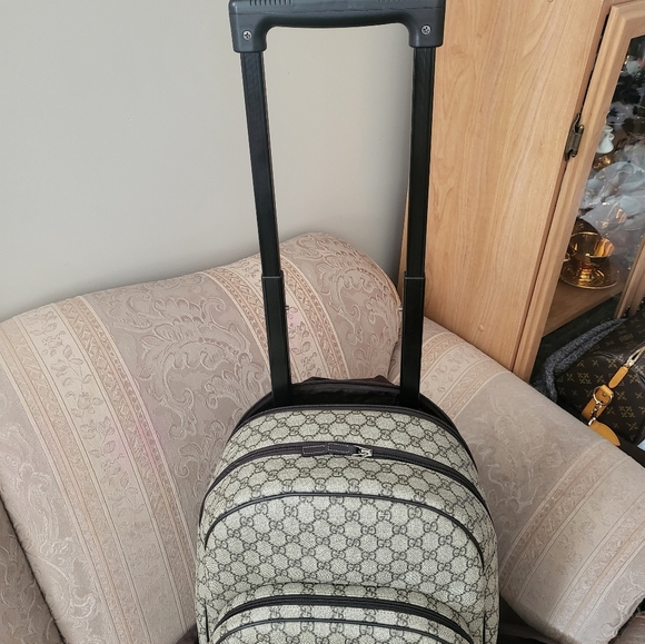 (SOLD)Authentic Gucci backpack/trolley carry on bag - Picture 6 of 16